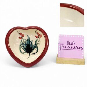 Gail Pittman RED GRAPEVINE  Vine Red Fruit Signed Dated 92 Heart Shape 5" Dish